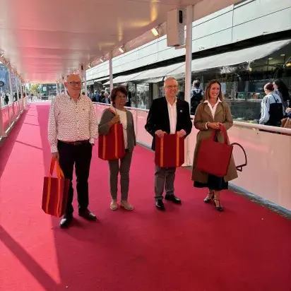 Donostiako zinemaldiko alfonbra gorria jasangarritasunaren eta elkartasunaren ikur bihurtu da